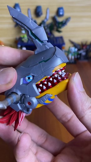 MetalGreymon Transformer Toy Review