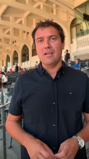 🫰🏻 Aprende a alentar a tus caballos favoritos con este breve tutorial para transformarte en un hípico avezado 🤣 Te esperamos todos los viernes, lunes por medio y un domingo al mes para poner en práctica lo aprendido ☺️ 🏇🏽🏇🏽🏇🏽 . . . . #ClubHípicodeSantiago #Hípica #Hipismo #Carreras #CarrerasDeCaballos Caballos Horse Horses HorseRaces HorseRacing Turf FinaSangres PuraSangres Club chs ClubHípico HípicaChile lacasadelturfchileno | Club Hípico de Santiago