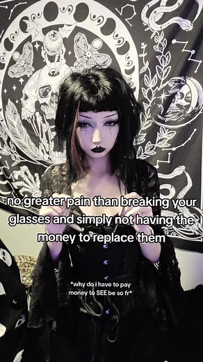 gutrot (@gvtrvt)’s video of glasses
