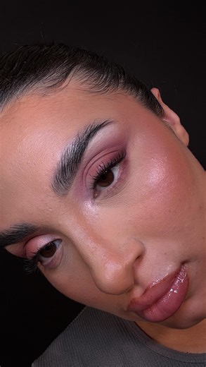 Eyebrow tutorial is here! Products: @NYX Professional Makeup THE BROW GLUE @tarte cosmetics shape tape @Anastasia Beverly Hills brow wiz in Ebony #eyebrow #laminatedbrows #eyebrowgel #browtutorial #nyxcosmetics #momlife #grwm #eyebrowshaping | Tania 'Suleyma Fuentes