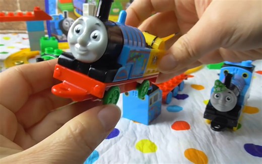 Thomas And Friends toy mega block railroad crossing
