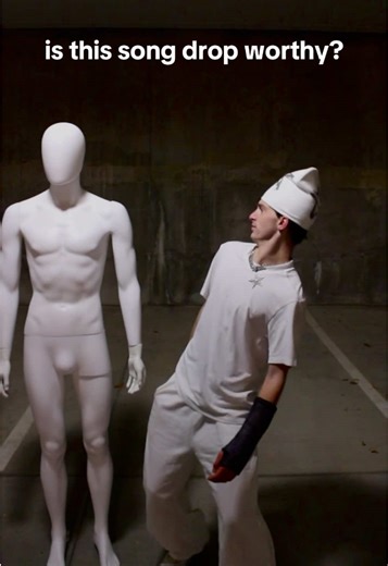 It’s a mannequin TikTok #im18tiktok #yvngdolo #viral #rap #undergroundartist