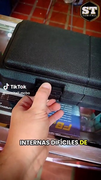 Con el set de extractor de rótula de OMT, desmontar y montar rótulas internas es un proceso rápido y preciso. Olvídate de retirar la cremallera y piñón, este juego de herramientas te permite hacer el trabajo sin complicaciones. Equipado con un mango tubular de 1/2 pulgada de diámetro interior y una longitud de 20 pulgadas, es perfecto para vehículos pequeños, camionetas y SUVs. Además, con 12 adaptadores de boca de cuervo que cubren los tamaños SAE y métricos más comunes, este conjunto te brinda