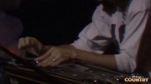 Linda Ronstadt - Tracks Of My Tears | All Things Country