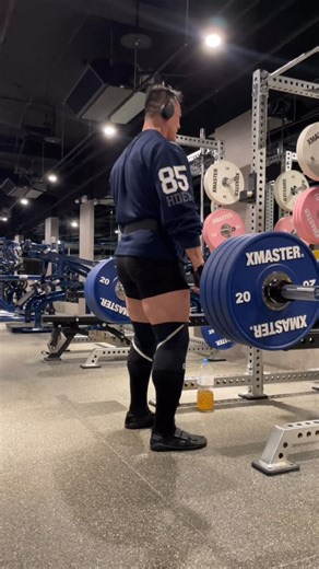 IFBB PRO韓俊朗 on Instagram: "週一練腿日 弱項加強improve💪🏾 分享給不知怎麼安排課表的健身人 可以參考參考喔 排列順序都有一點關係 想要了解更多可以找我上課喔 #健美 #重訓 #招生中 #bodybuilding #hwpo @john_knox.88 coach @cc.angel.ifbbpro 即將比賽的❤️"