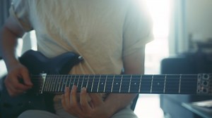 6 comments | Terrible at playing keys? Toss the MIDI keyboard aside (better yet, sell it on Reverb) and pick yourself up a DAW-compatible electric guitar. Feature Plugins: -Mixed In Key + Captain Plugins -Synth leads from Xfer Records’ Serum jamstik.com | Jamstik | Facebook