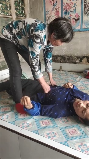 Cripple And Paralysis Man Take Care By His Mum | Verrell Bramasta