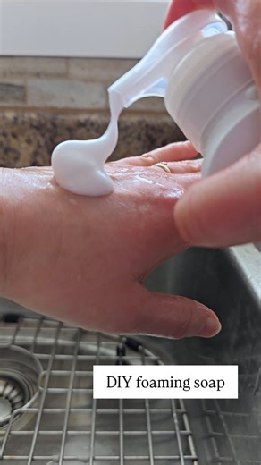 ✨ DIY Foaming Soap ✨ A simple way to make foaming hand soap using just a few ingredients 👇 🫧 For a 250 ml foaming pump bottle You’ll need: • 200 ml distilled or boiled & cooled water • 50 ml liquid castile soap • 1 tsp vegetable glycerin How to make: 1️⃣ Pour the water into a clean foaming pump bottle 2️⃣ Add the castile soap 3️⃣ Add glycerin 4️⃣ Gently turn the bottle upside down a few times (do not shake) That’s it 💚 You’ll get a soft, gentle foam that doesn’t dry out your hands. ♻️ Perfect