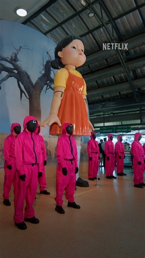 Red light 🚨 Green…hills? 👧🏻 Visit Young-hee and join the Squid Game at Centermall, Greenhills 👀 #SquidGame #SquidGame2 | Netflix