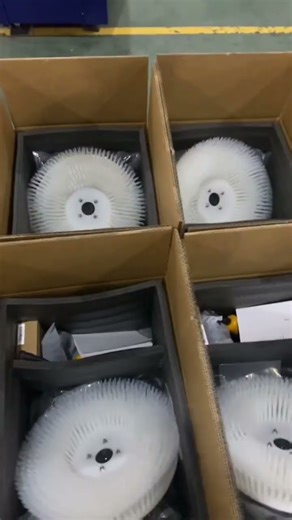 Manual Solar Panel Cleaning Brush – Lightweight & Extendable for Easy Maintenance