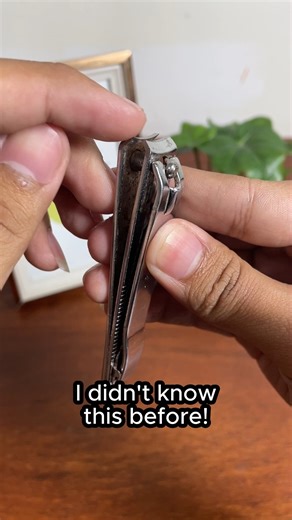 This whole time I thought it just stayed open like that 😭 This original video was produced by Network Media and Hannah Gold. | Creative Crafting