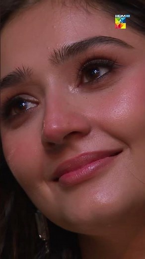 Bilal Abbas' emotional moment with Dur e Fishan at 10th Hum Awards