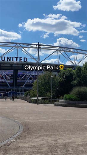 🌿 Hackney Wick vibes in full swing! From the green neighbours to Hertford Union Canal, Victoria Park, and the iconic Olympic Park, this is east London living at its best. Would you call this home? 👀✨ Click the link to discover Fish Island Point today! https://f.mtr.cool/eouuwweqqs #HackneyWick #EastLondonLiving #VictoriaPark #OlympicPark #LondonHomes #CityLife #UrbanExploration #DreamLocation #PropertyGoals | Peabody New Homes