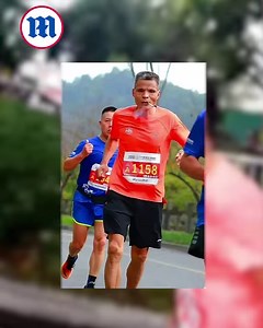 This man is chain-smoking his way to the finish line! 🚬 | Daily Mail Video