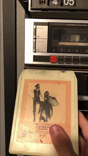 How to use a 8 track player