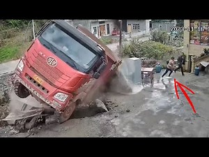 Top dangerous moments【E5】 of truck driving, truck fail and extremely crazy operation compilation