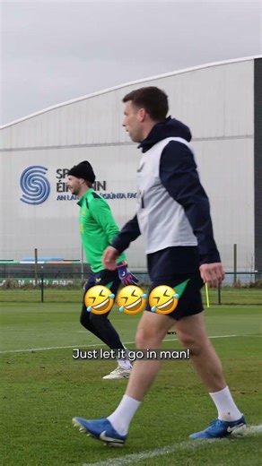 "Just let it go in man!" 🤣🇮🇪🧤