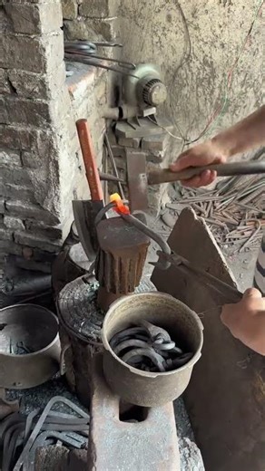 Old Blacksmith Workshop — Real Craftsmanship 🔥