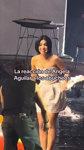Reacción de Ángela Aguilar a los abucheos en KCA 2024