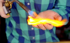 能抵挡上万度高温的隔热材料，到底有多强？为何会失传？