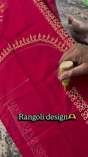 Keerthi Reddy on Instagram: "#rangolidesigns #fabricpaintingdesign #designerblouse #fabricpaintingworkshop #fabricdesign #designers #desivibes #designers #fabric #fabricdesign #designerblouse#paintingblouse🎨🖌️"