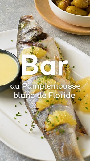 Plongez dans les délicates saveurs du bar, associée à la chair tendre et juteux du Pamplemousse blanc de Floride. Une merveilleuse manière de régaler vos convives ! Par ici la recette : https://bit.ly/3Udjx2L | I Love Pamplemousse