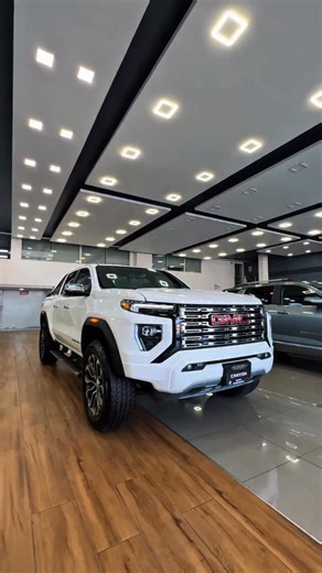2.1K views · 1K reactions | GMC CANYON DENALI 2025 56-14-54-15-60 #clickmanejayestrena #victorriosautos | Víctor Ríos | Facebook