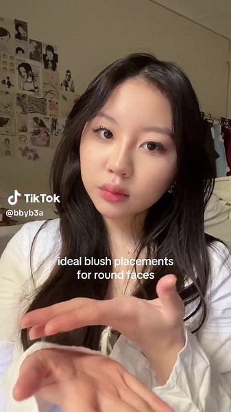 Ideal Blush Placements for Round Faces: Lifted, Vertical, Apples