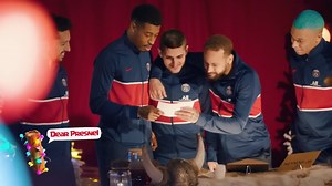 3.6M views · 171K reactions | E o Natal do PSG? Resenha demais!   Crédito: PSG - Paris Saint-Germain | GOAL Brasil | Facebook