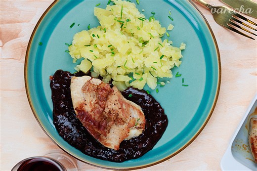 Morčacie prsia so slaninkou a slivkovou omáčkou (videorecept)