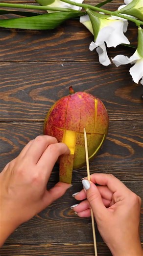 Mango Magic: Slice Like a Pro! 🥭✨