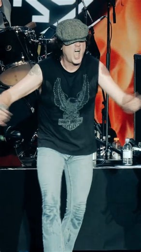 I got the teeth that will bite you! Can you feel that sting? ⚡ Stiff Upper Lip - AC/DC ⚡ ThunderstruckUS.com ⚡ #acdctribute #thunderstruck #acdc #liveconcert #proshot | Thunderstruck: America's AC/DC Tribute