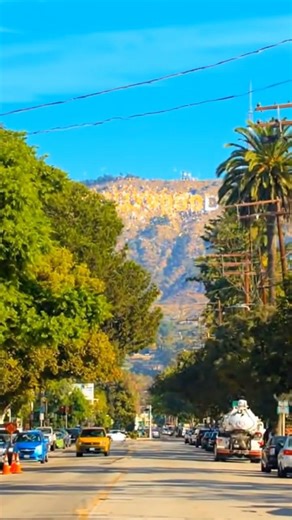 Finding the Best View of the Hollywood Sign! 🌴🎬 | Los Angeles Travel Guide
