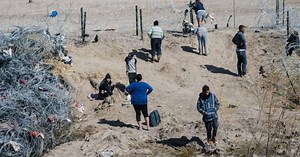 3 razões por que número de imigrantes que cruzam fronteira EUA-México é recorde
