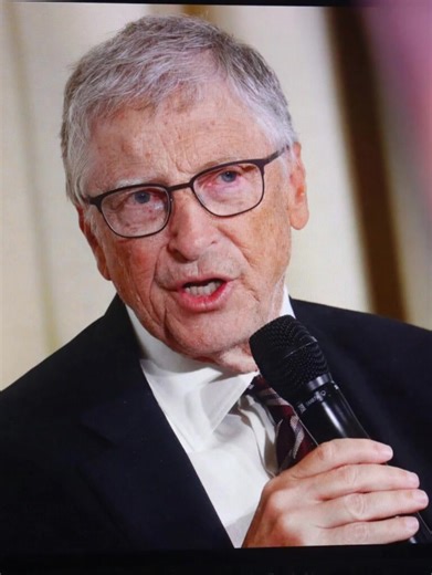 Bill Gates just revealed the only three jobs AI can’t take — and they’re nothing like what you’d expect. 😲 As machines get smarter, even experts are panicking… but these careers hold a secret advantage the robots can’t touch. 🤖💡 Check the comments to know what 3 jobs Bill Gates mentions 👇👇👇 | Amazing stories