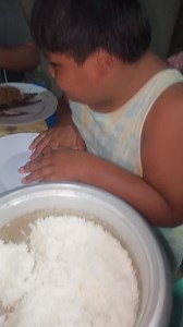 Tatlong kutsarang kanin nalang uok ha diet kana hahahaha ay bakit sandok iyan 🤣 #fbreelsfypシ゚viralfbreelsfypシ゚viral #s #fbreels2025ツ #fbreelsfypシ゚viralシ #forintertainmentpurposesonly | UOk Vlog Tenorio