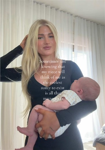 Being the Best Young Aunt for My Niece