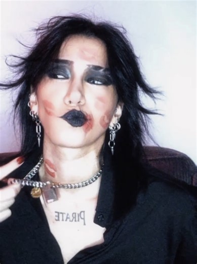 Embracing androgyny in the LGBT community