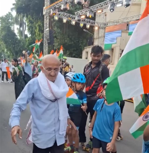 Riyal Genz World | New meme template 😎 Comment your Examples 🗿 Checkout Viral templates : @template_posting Ott templates : @meme.templatesott Holly + Edit... | Instagram