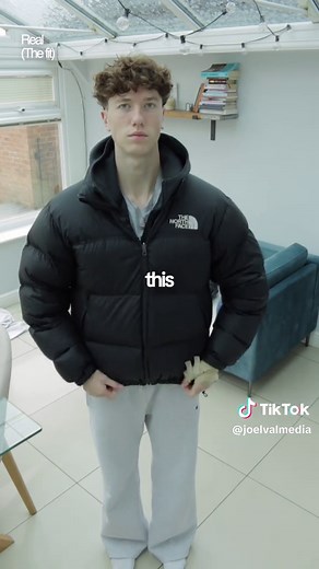 This is how you cant tell if a north face puffer is real or fake! @thenorthface please sponser me😳 #reseller #vinted #sidehustle #pufferjacket #northfacepuffer