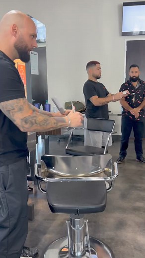 Body positioning and shear technique 💈💈💈Barber Academy by Sean Casey opening soon… @barberacademybyseancasey 💈📓Virtual education www.SeanCaseyAcademy.com (link in bio)#TheSeanCasey #TwinCutZ #BarberAcademybySC #barber #education #hair #shears #haircut | Sean Casey