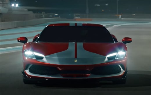 VIDEO – Voici comment on conduit une Ferrari 296 GTB sur circuit