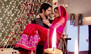 5 Must-Have Things for Couples to Make their First Night Special