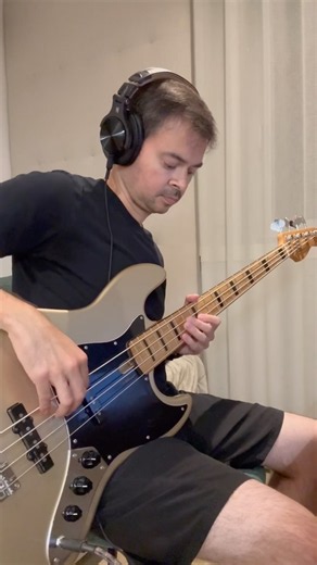 September - Earth, Wind & Fire (Bass Cover) #sirev5