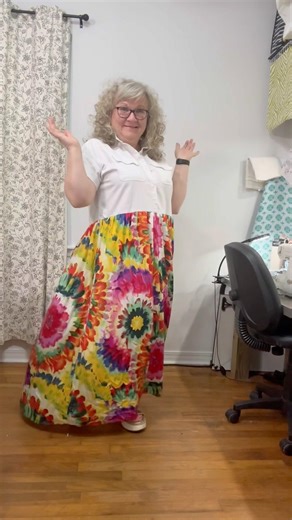 Easy Dress Upcycle #thrifting #sewingpatterns #upcyclingfashion #sewingprojects #maxidress
