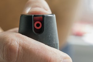 正しく理解して防犯に役立てましょう　催涙スプレーはちょっと恐い？ [防犯] All About