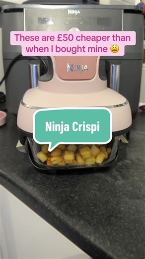 🔥 Ninja CRISPi™ – The Viral Glass Air Fryer Everyone’s Obsessed With 🔥 Say hello to next-level crispy cooking with the Ninja CRISPi™, the sleek glass air fryer that’s taken TikTok by storm 🍟✨ Designed for modern kitchens and busy lifestyles, this genius bit of kit lets you see your food cooking in real time while delivering that perfect golden crunch every single time 😍 Unlike traditional air fryers, the heat-resistant glass bowl means no hidden grease, no mystery buildup and no plastic smel