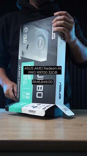 ASUS Turbo Radeon AI Pro R9700, a professional workstation graphics card for AI, machine learning, and content creation, featuring AMD's RDNA 4 architecture, 32GB of GDDR6 VRAM, and powerful AI accelerators for complex local workloads, often used in compact systems due to its blower-style design. #ai #radeon #asus #gpu #2025 | Emarque PC
