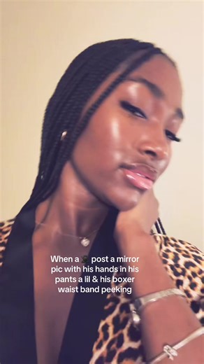 How to Take Stunning Mirror Pics for Instagram