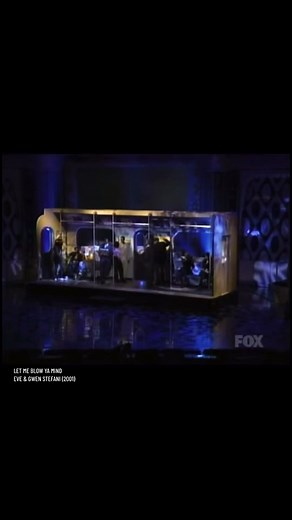 Eve & Gwen Stefani Live Performance at 2001 Teen Choice Awards